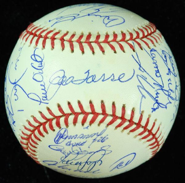 2000 New York Yankees Team-Signed Baseball (32 Signatures)