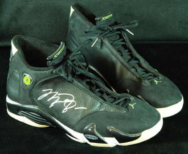 Michael Jordan Signed Nike Shoes (UDA)