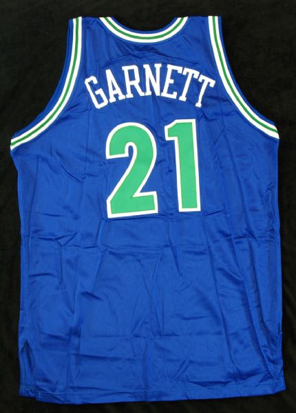 Kevin Garnett Signed Timberwolves Rookie Jersey (UDA, 35/121)