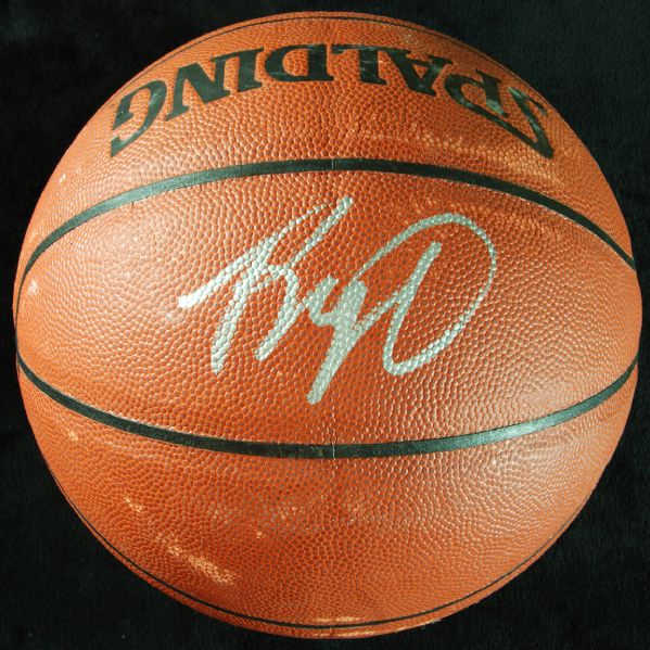 Oscar Robertson Signed Spalding Basketball (PSA/DNA)