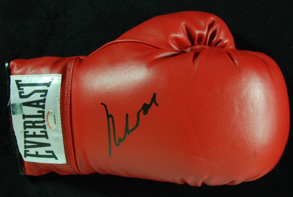 Muhammad Ali Signed Everlast Boxing Glove (Graded PSA/DNA 10)