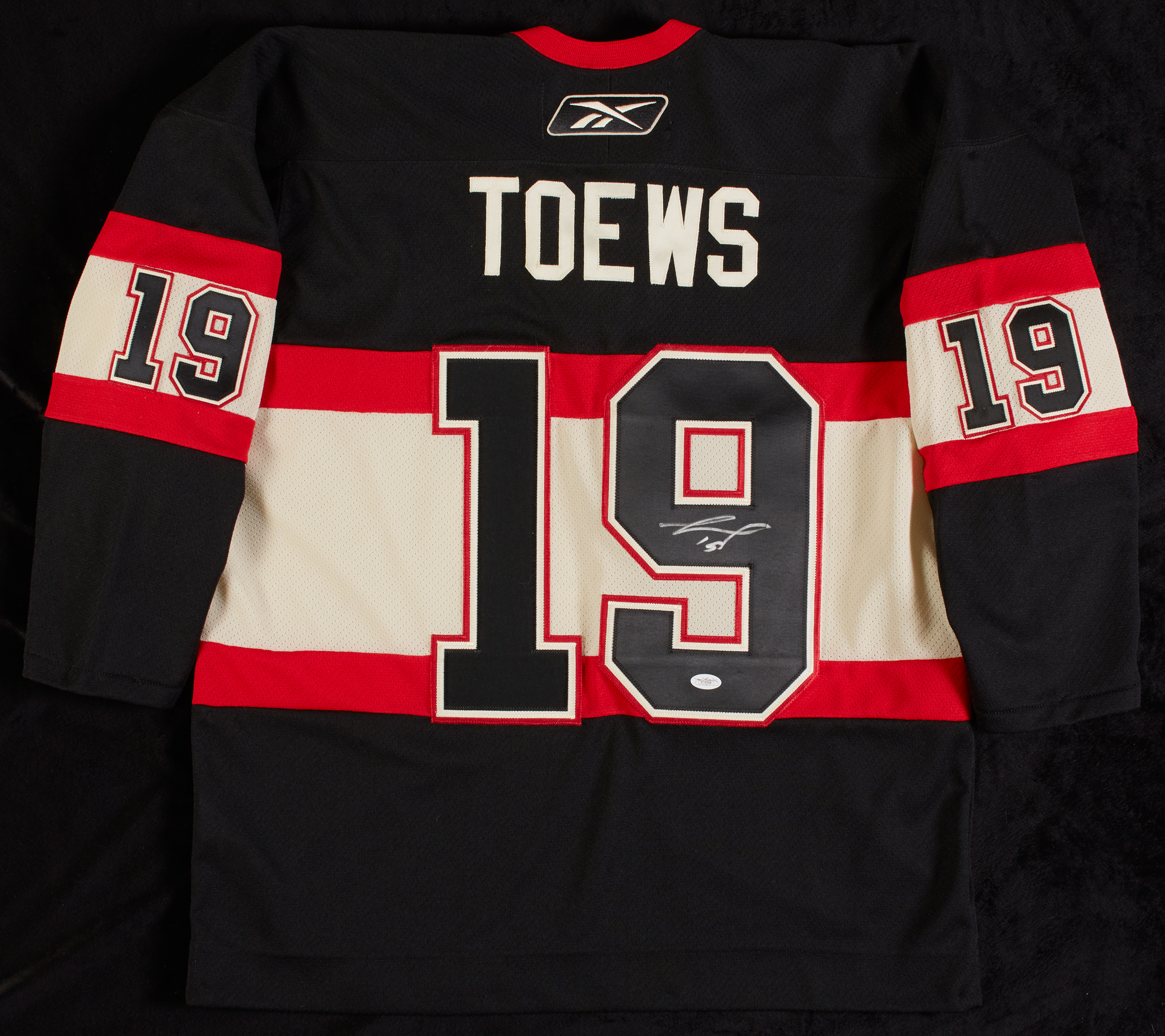 Reebok, Other, Jonathan Toews Signed Jersey Nwt