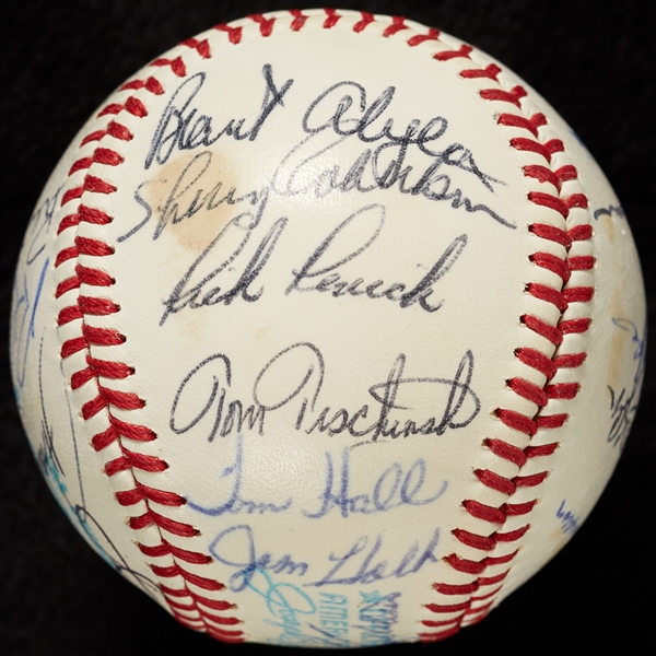 1970 Minnesota Twins Team-Signed OAL Baseball (23) (BAS)