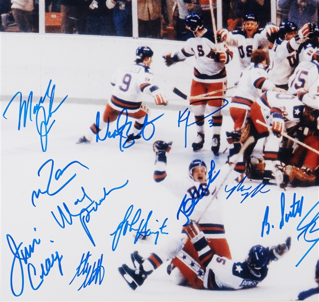 Miracle On Ice 1980 USA Hockey Team-Signed Celebration 16x20 Photo (19) (Steiner)