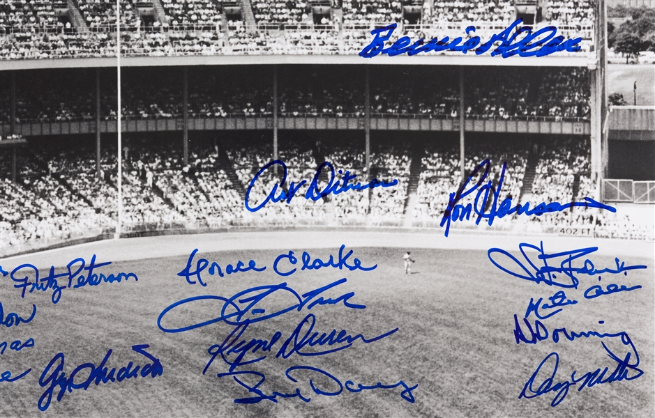 New York Yankees Greats Multi-Signed 16x20 Photo (78)