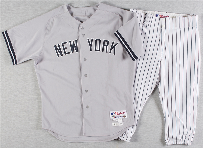 David Robertson 2013 Yankees Game-Used Jersey with 2011 Team-Issued Pants Set (MLB) (Steiner)
