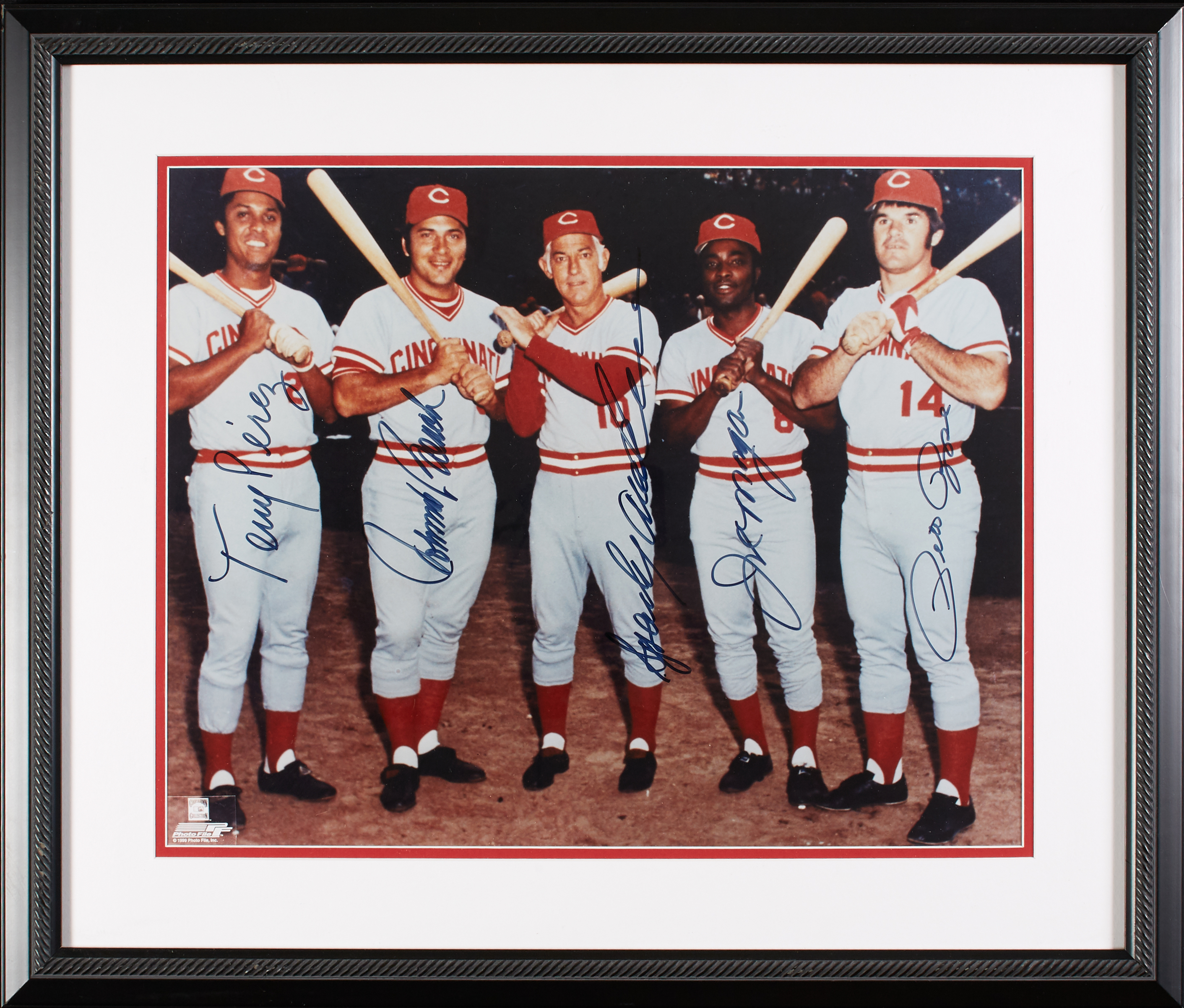 1975-1976 Cincinnati Reds Autographed 16x20 Photo Big Red Machine With 8  Signatures Including Johnny Bench & Pete Rose Beckett BAS Stock #212437