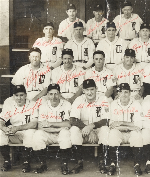 1945 Detroit Tigers Team-Signed 11x14 Framed Photo (27) (BAS)