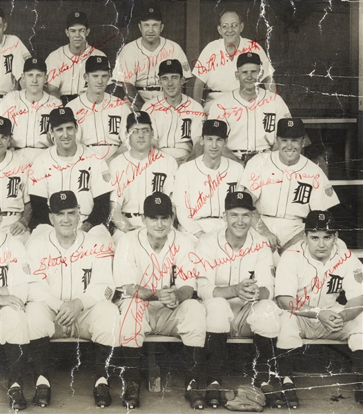 1945 Detroit Tigers Team-Signed 11x14 Framed Photo (27) (BAS)