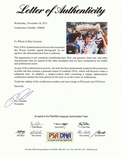 Wayne Gretzky Signed 11x14 Framed Photo (PSA/DNA)