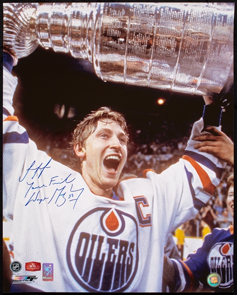 Wayne Gretzky Signed 16x20 Photo (Gretzky Hologram)