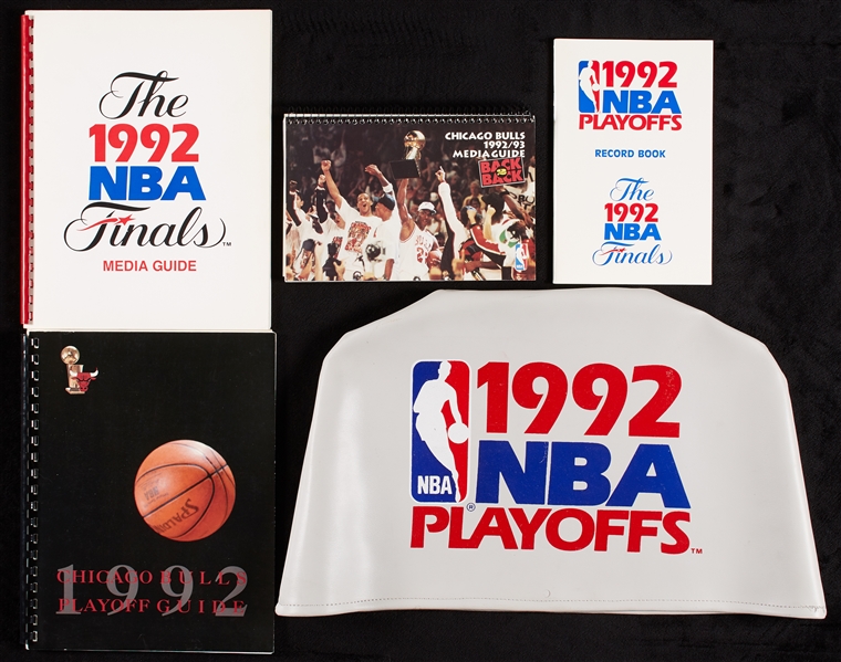 1992 Chicago Bulls NBA Finals Chair Cover, Playoff Guides (5)