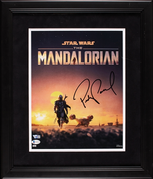 Pedro Pascal Signed Star Wars: The Mandalorian Photo (Fanatics) (BAS)