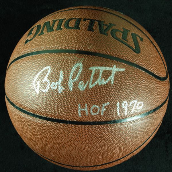 Bob Pettit Signed Spalding Basketball HOF 1970 (PSA/DNA)