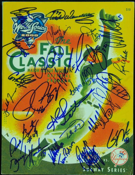 2000 New York Mets Team-Signed World Series Program (26 Signatures)