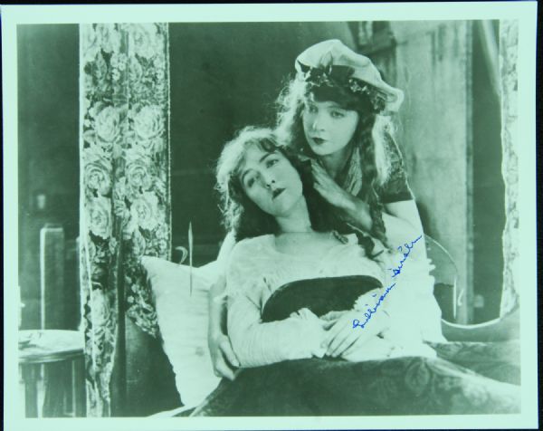 Lillian Gish Signed 8x10 Photo