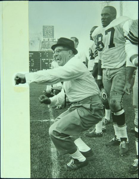 1964 Vince Lombardi Celebrates Original 7x9 Photo