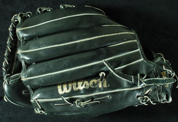 Kirby Puckett 1989 Game-Used Signed Wilson Glove (Batting Title Season)