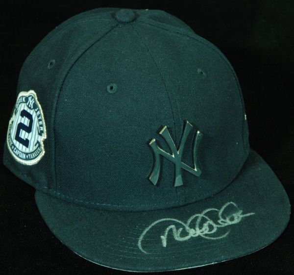 Derek Jeter Signed Yankees Cap (JSA)