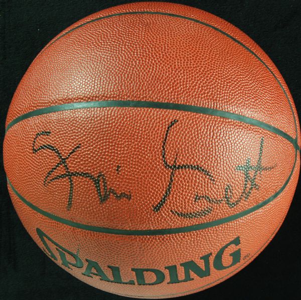 Kevin Garnett Signed Spalding Basketball (PSA/DNA)