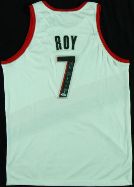 Brandon Roy Signed Blazers Jersey, 20x30 Photo & 8x10s (12)