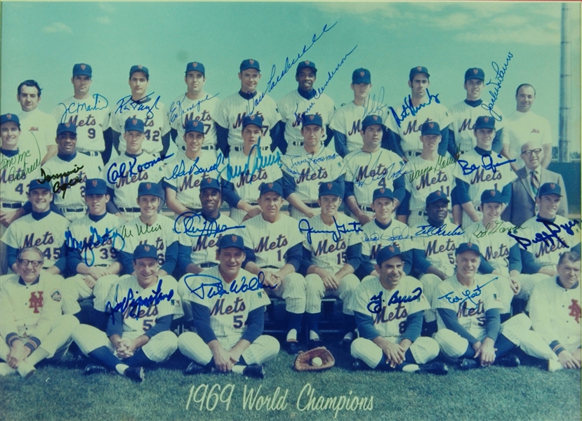 1969 New York Mets Team-Signed 11x14 Photo Display (30) (PSA/DNA)