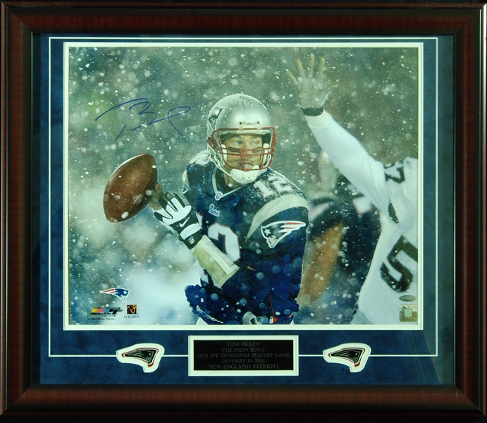 Tom Brady Signed 16x20 Snow Bowl Framed Photo (Tri-Star)