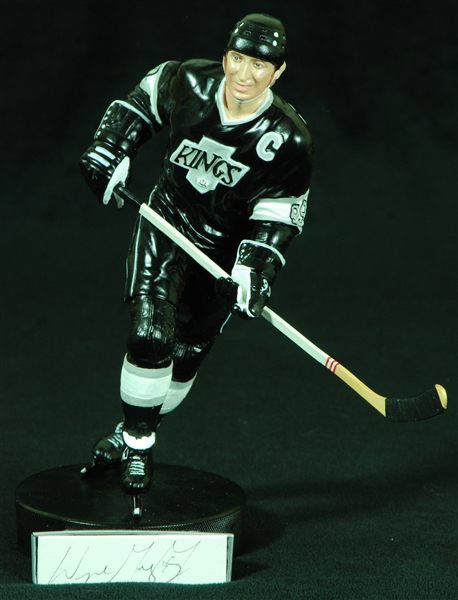 Wayne Gretzky Signed Gartlan Figurine