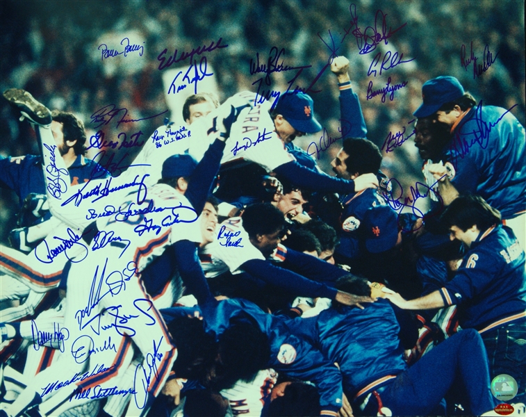 1986 New York Mets Team-Signed 16x20 Celebration Photo (33)