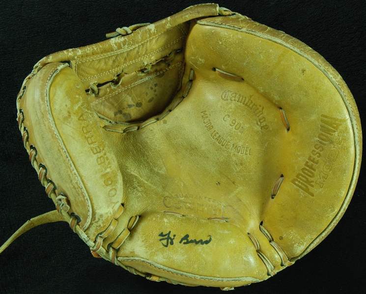 Yogi Berra Signed Personal Model Catcher's Mitt (PSA/DNA)