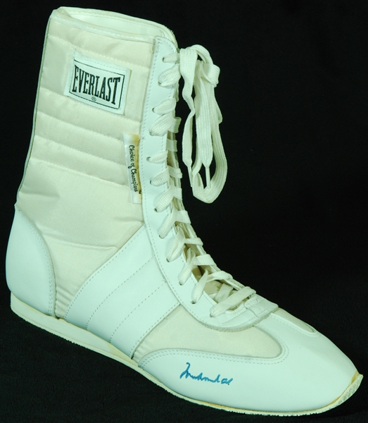 Muhammad Ali Signed Everlast Boxing Shoe (PSA/DNA)