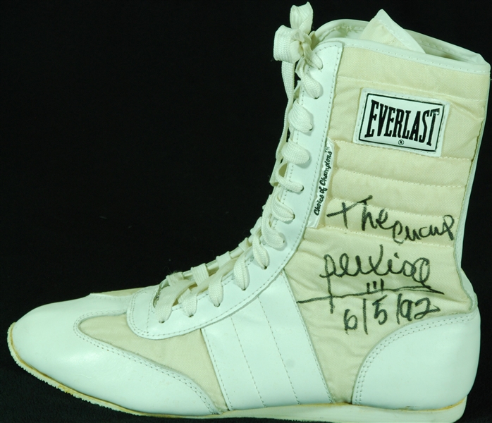 Alexis Arguella Signed Everlast Boxing Shoe (PSA/DNA)