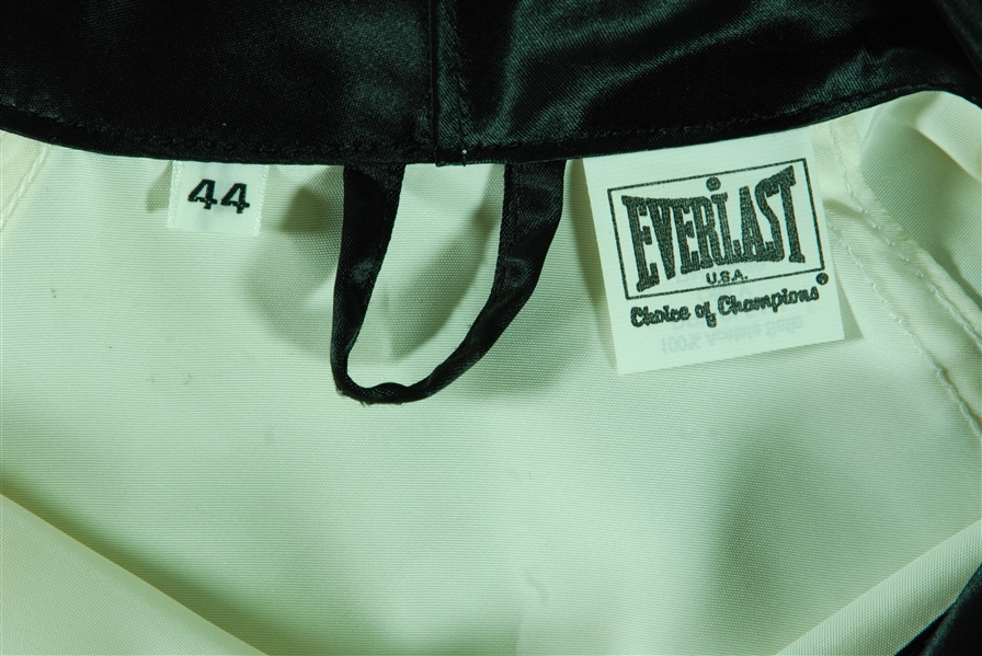 Muhammad Ali Signed Everlast Boxing Robe (BAS)