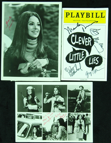 Marlo Thomas Signed Group with Playbill, Photos (3)