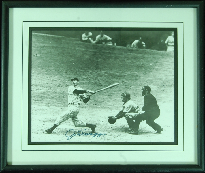 Joe DiMaggio Signed 11x14 Framed B&W Photo