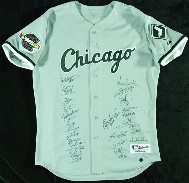 2005 Chicago White Sox Team-Signed Jersey (28) (Schwartz Sports) (BAS)