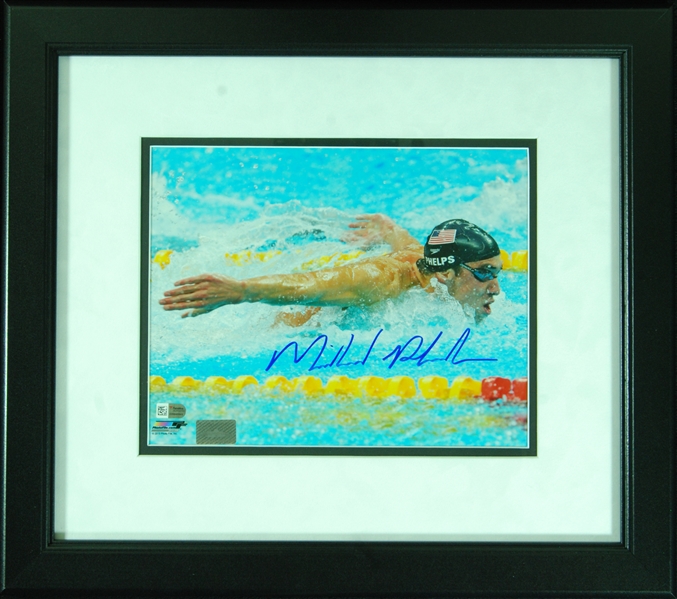 Michael Phelps Signed 8x10 Framed Photo (Phelps Hologram) (Fanatics)