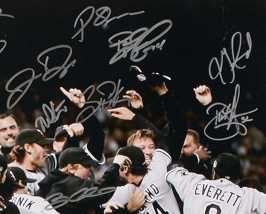 2005 Chicago White Sox World Series Champs Team Signed 16x20 Photo