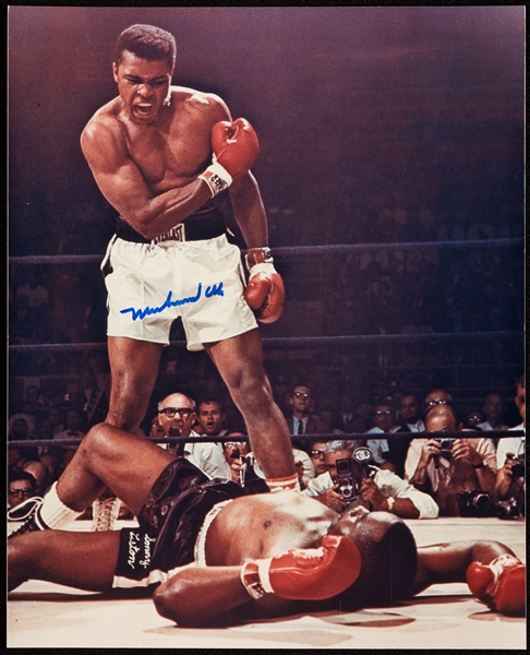 Muhammad Ali Signed 8x10 Photo (BAS)