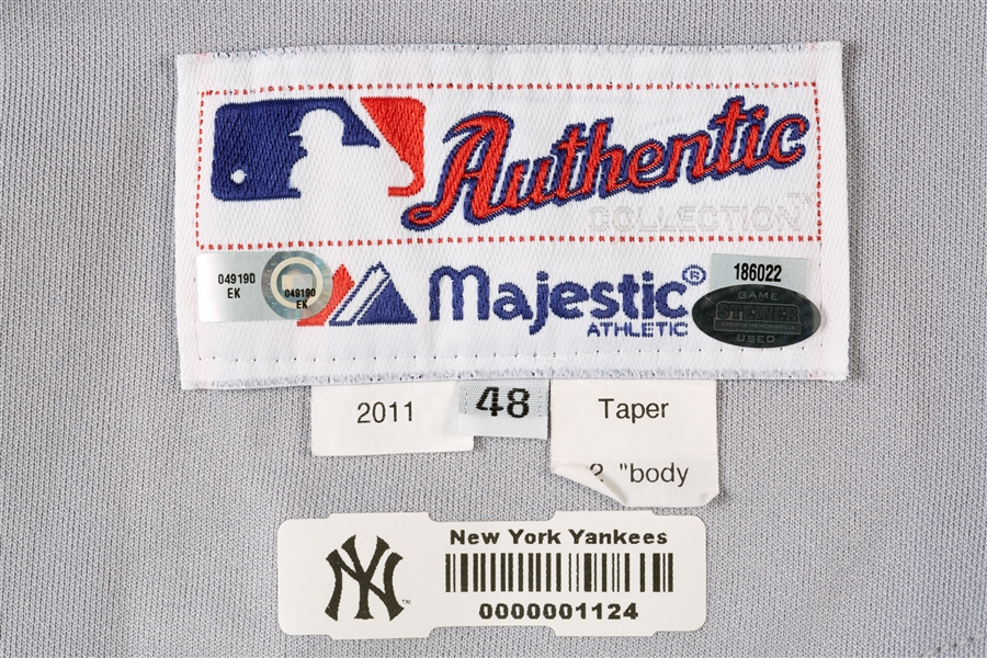 David Robertson 2012 Yankees Game-Used Jersey w/Father's Day Ribbon (MLB) (Steiner)