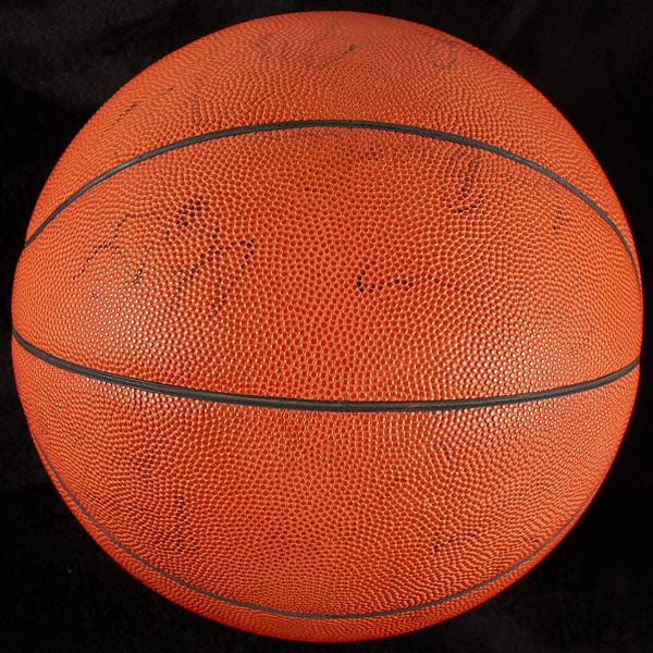 1984 US Olympic Basketball Team-Signed Basketball with Michael Jordan (14) (BAS)