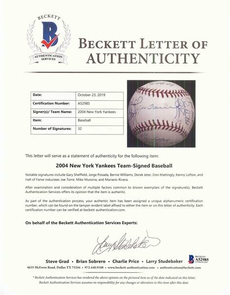 2004 New York Yankees Team-Signed OML Baseball (32) (BAS)