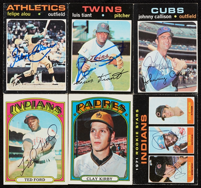 Signed 1970s Topps Baseball Card Collection (910)