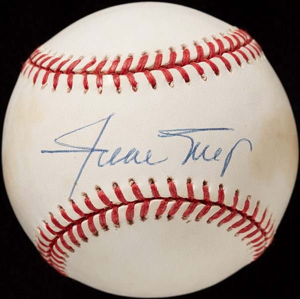 Willie Mays Single-Signed ONL Baseball (PSA/DNA)