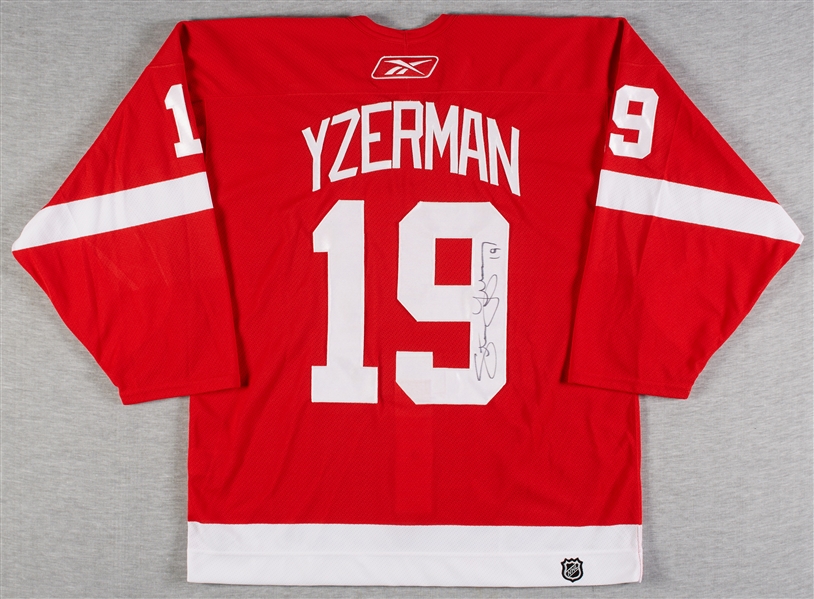 Steve Yzerman Signed Red Wings Jersey (BAS)
