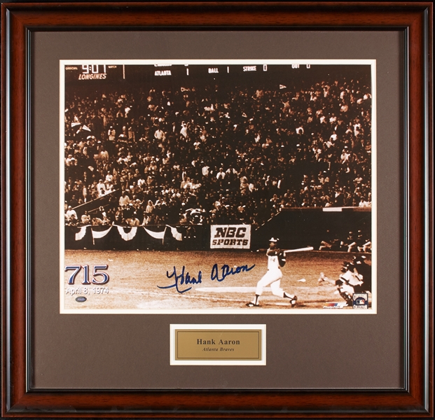 Hank Aaron Signed 16x20 Framed Photo (BAS)