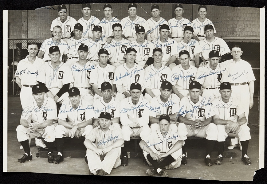 1940 Detroit Tigers Team-Signed Photo (BAS)