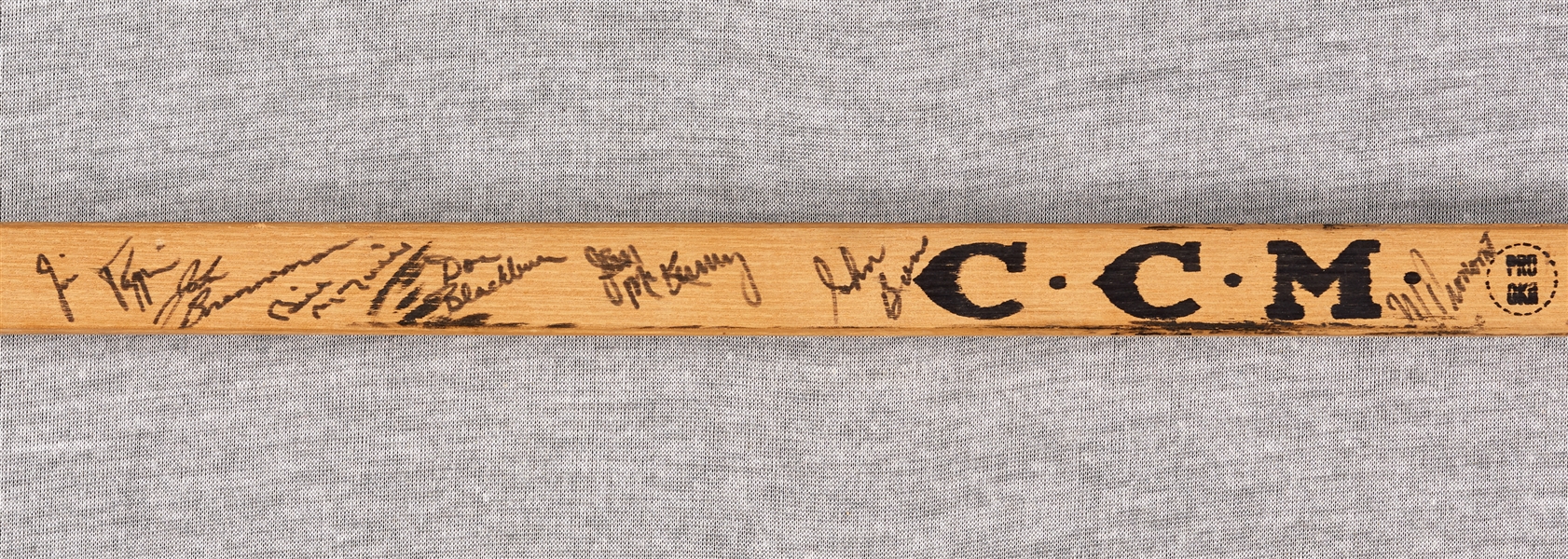 1966-67 Toronto Maple Leafs Team-Signed Hockey Stick with Tim Horton, Red Kelly (BAS)