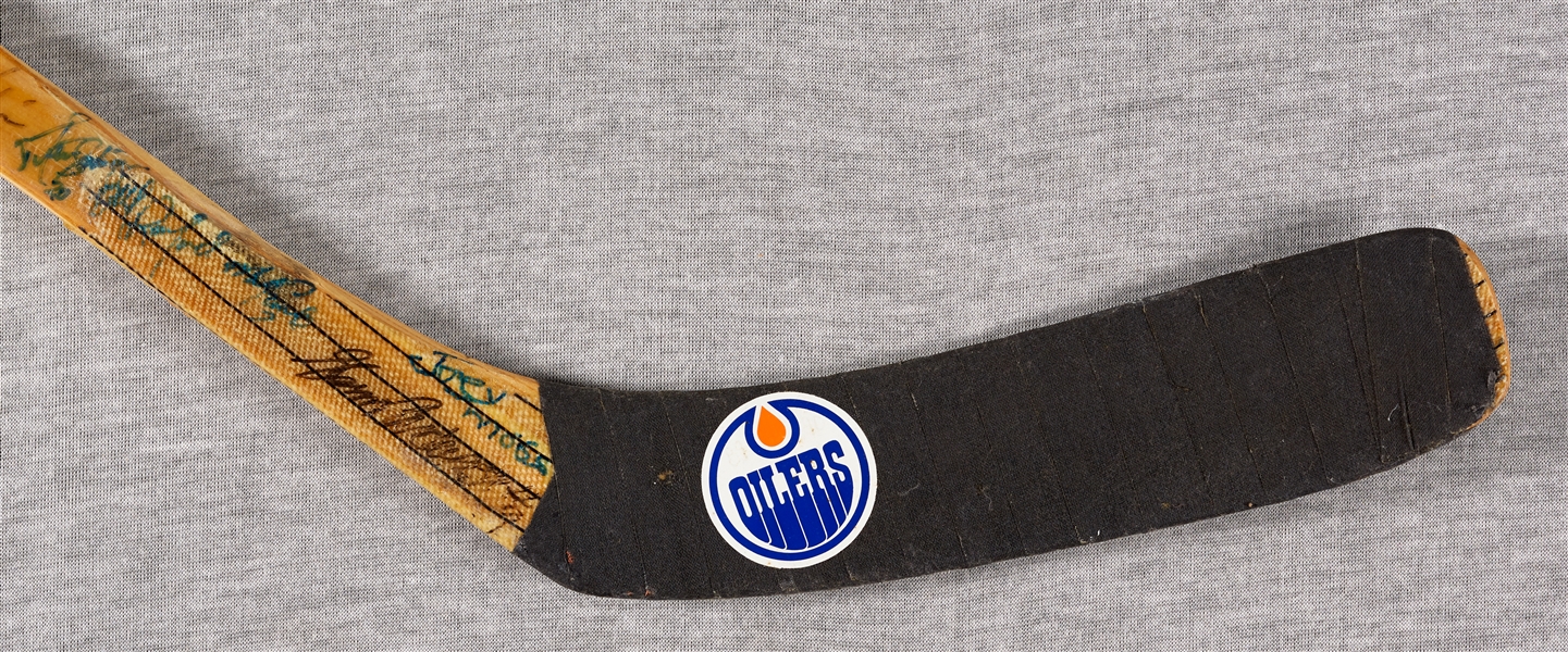 1990 Edmonton Oilers Team-Signed Hockey Stick (PSA/DNA)