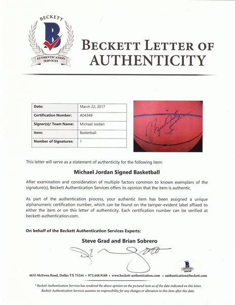 Michael Jordan Signed Bulls Logo Basketball (BAS)
